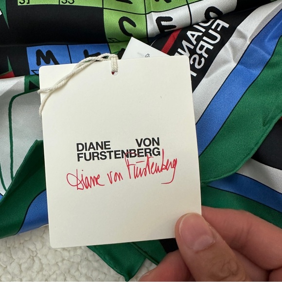 DIANE VON FURSTENBERG
50th Anniversary Scarf - Picture 3 of 7